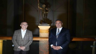 Zeugma Mozaik Müzesinde yoğun ilgi gören Mars heykelinin önü genişletildi