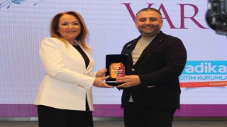 Zirvedeki kadınlar ilham veren hikayelerini paylaştı