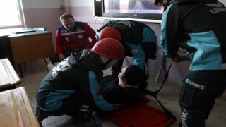 Zonguldak Anadolu Lisesinde deprem tatbikatı düzenlendi