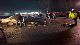 Zonguldakta işçi servisi otomobille çarpıştı: 6 yaralı