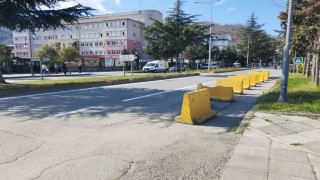15 Temmuz akşamından kalma beton bloklar kaldırılmayı bekliyor
