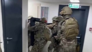 15 yıl hapis cezasıyla aranıyordu: Sahte avukat kimlikleriyle yakalandı