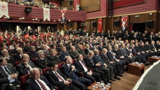 23 Nisan coşkusu salona sığmadı