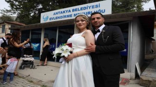 27 bin 20 depremzede çift evlilik kredisiyle yuvasını kurdu