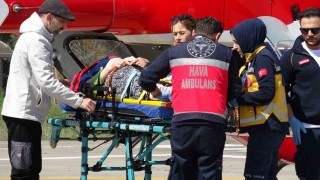 5 metre yükseklikten düşen kadının imdadına ambulans helikopter yetişti
