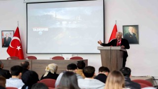 7 Kemerli Bir Zaman Geçidi filmi üniversite öğrencileriyle buluştu