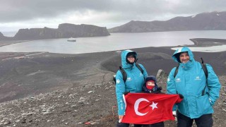 7 yaşındaki Pars, Güney Kutbunda Türk bayrağı açtı