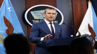 ABD Savunma Bakanı Hegseth: İran kötü bir seçim yaparsa hem abluka olacak hem de bombalar yağacak