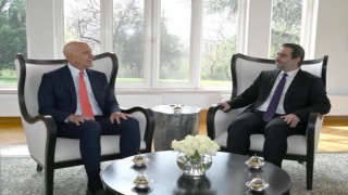 ABDnin Suriye Özel Temsilcisi Barrack, Suriye Dışişleri Bakanı eş-Şeybani ile bir araya geldi