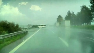 Adanada panelvan araç takla attı