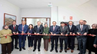 AİÇÜde zebra balığı translasyonel tıp araştırma laboratuvarı açıldı