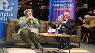 AK Parti Genel Merkez Kadın Kollar Başkanı Ercan, Ümraniyede gençlerle buluştu