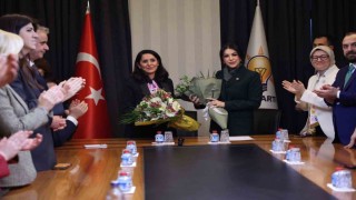 AK Partide devir teslim: Nilhan Ayan göreve başladı