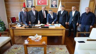 AK Partiye katılan Serik Belediye Başkanı Kumbul: Hemşehrilerimize en iyi hizmeti sunmak amacıyla yeni bir yol yürümeye karar verdim