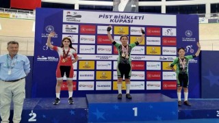 Akhisarlı pedallar Konyada 3 günde 5 madalya kazandı