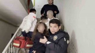 Aksarayda 5 katlı apartmanda yangın paniği, bina tahliye edildi