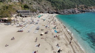 Alanya’da Sahiller Doldu Taştı