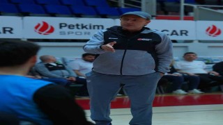 Aliağa Petkimsporda yardımcı antrenörler de değişti