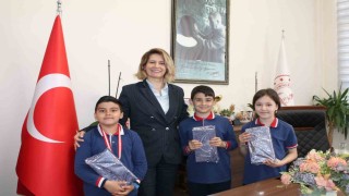 Altıntaşta dereceye giren öğrenciler ödüllendirildi
