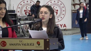 Amasyada 23 Nisan törenini çocuk sunucu sundu, usta sunucuları aratmadı