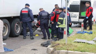 Amasyada cenaze dönüşü feci kaza kamerada: Otomobilden fırlayan bebek hayatını kaybetti