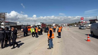 Ankarada özel halk otobüsü köprü direğine çarptı: 5 ölü, 15 yaralı