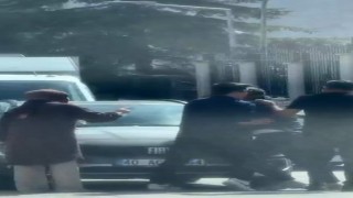 Ankarada sürücüler arasındaki yol verme tartışması kamerada
