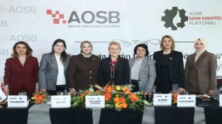 AOSBde iş dünyasinda kadin liderliğinin dönüşümü konuşuldu