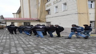 Ardahan merkezli 5 ilde rüşvet ve görevi kötüye kullanma operasyonu: 7 kişi tutuklandı