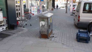 Arkadaşına sinirlendi, hırsını elektrik panosuna saldırarak aldı