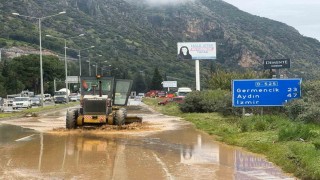 Aşırı yağışlar Sökede hayatı olumsuz etkiliyor