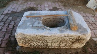 Asırlık dibek, köyün ortak mirası oldu