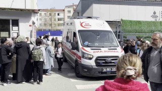 Ataşehirde ortaokulda zehirlenme iddiası: Çok sayıda öğrenci hastaneye kaldırıldı