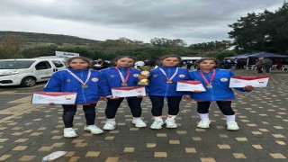 Atletizmde bir ilk: 4 kız kardeş kürsüye çıktı