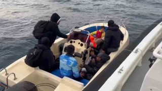 Ayvacık açıklarında 13 kaçak göçmen ile 2 organizatör yakalandı