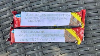 Ayvalıkta minik öğrencilerden polis amcalarına içten teşekkür