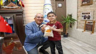 Azerbaycanlı öğrencilerden Çameline kardeşlik ziyareti