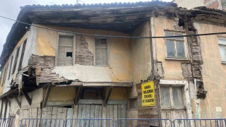 Bafrada çökme riski taşıyan yapılar için belediyenin daha ciddi önlemler alması istendi