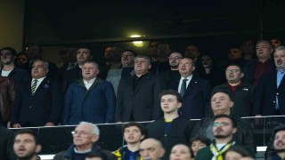 Bakan Bak, Fenerbahçe - Beşiktaş derbisini takip etti