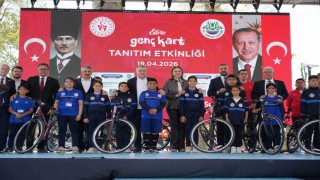 Bakan Bak: Lütfen çocuklarınızla konuşun, çocuklarınıza sarılın, çocuklarınıza sevginizi aktarın