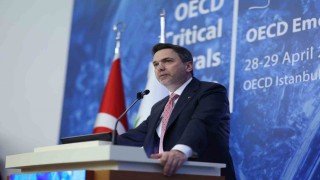 Bakan Bayraktar: ‘‘Türkiyenin enerji dönüşümünün kalbinde kritik mineraller var