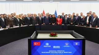 Bakan Bolat, Türk ve Kosovalı iş adamlarıyla bir araya geldi