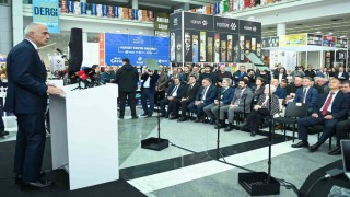 Bakan Ersoy: Bin 300 halk kütüphanesiyle 800 bin metrekareye ulaşarak rekor kırdık
