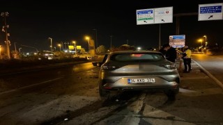 Bakırköyde seyir halindeki otomobil, tıra arkadan çarptı: 1 yaralı