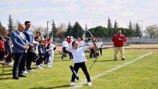 Balıkesirde çocuklar 23 Nisan coşkusunu sporla karşıladı