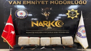 Başkalede 162 kilo asetik anhidrit maddesi ele geçirildi