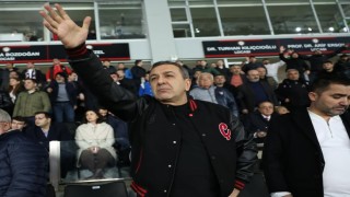 Başkan Dere: Umutsuzluğa kapılmak ya da geri adım atmak yok