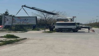 Başkan Tunçtan Büyükşehire billboard tepkisi: Bu zararı kim karşılayacak?