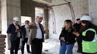 Başkan Yapar, Akasya Mahallesinde yapımı devam eden sosyal tesisi inceledi