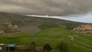 Batmanda sağanak sele neden odu, AVM girişinde tavan çöktü